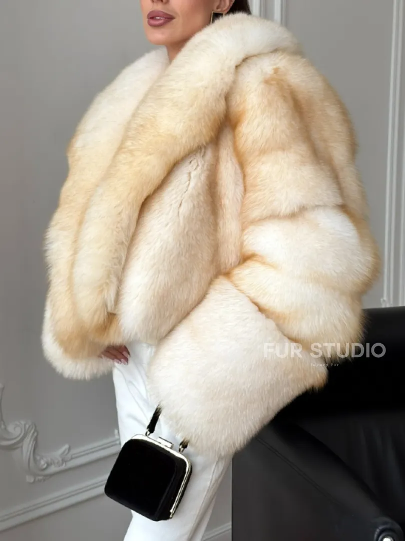 Шуба короткая из меха финского песца - фото 4