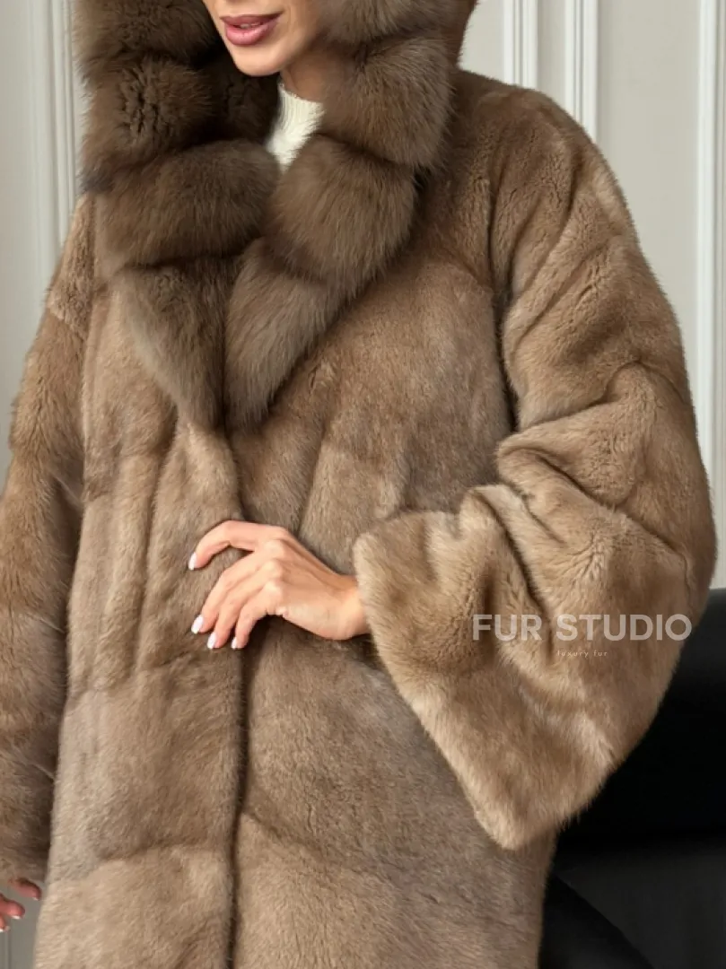 Шуба норковая с капюшоном куница
