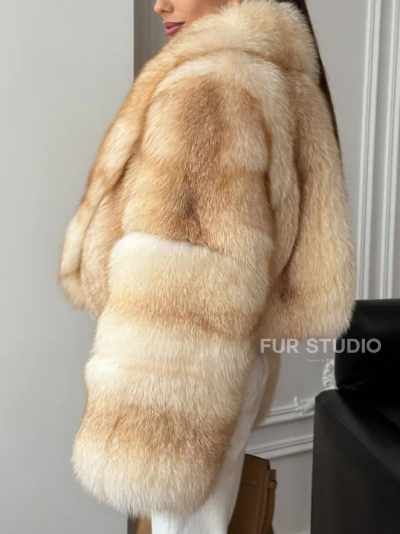 Полушубок-кроп с шалевым воротником из меха песца - фото 3