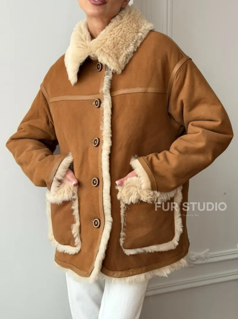 Двухсторонняя женская замшевая дубленка - фото 6