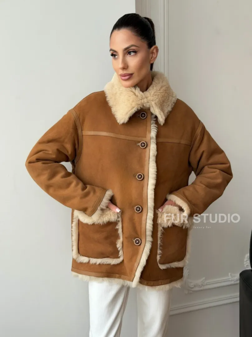 Двухсторонняя женская замшевая дубленка - фото 10