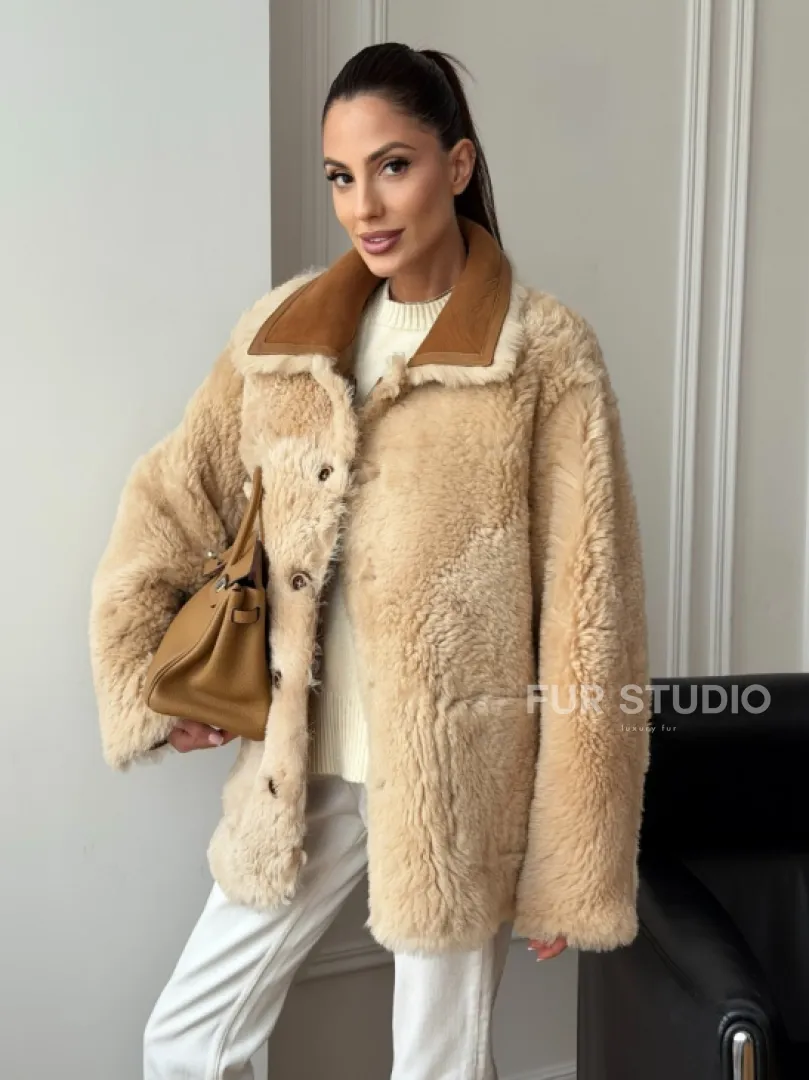 Двухсторонняя женская замшевая дубленка - фото 11