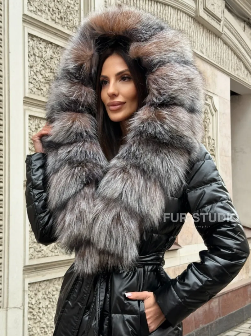 Чёрное пуховое пальто с меховым капюшоном из чернобурки - фото 7