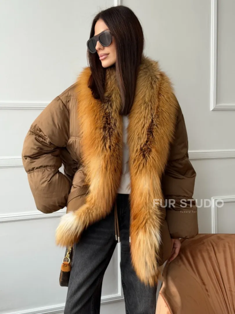 Женский пуховик оверсайз с мехом лисы