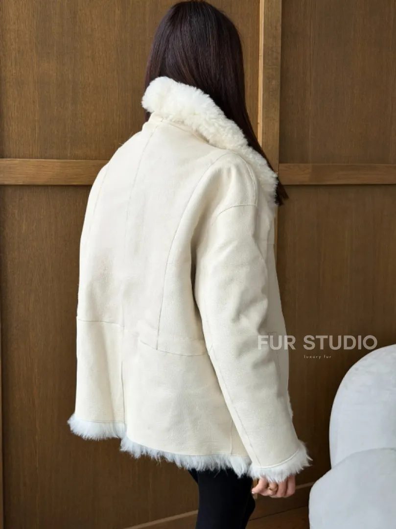 Светлая женская двухсторонняя дубленка - фото 8