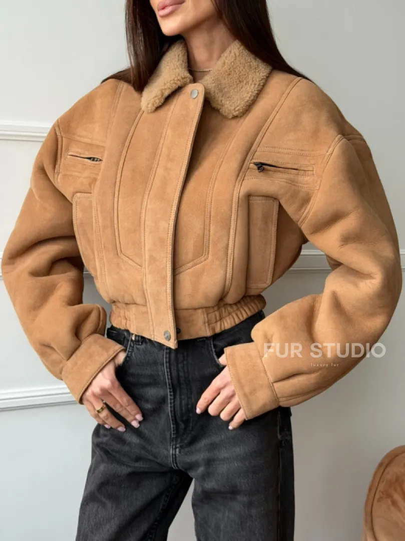 Зимняя женская дубленка - бомбер