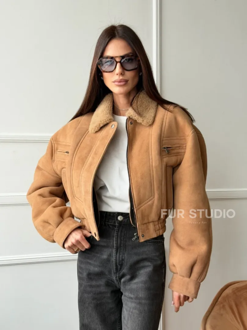 Зимняя женская дубленка - бомбер