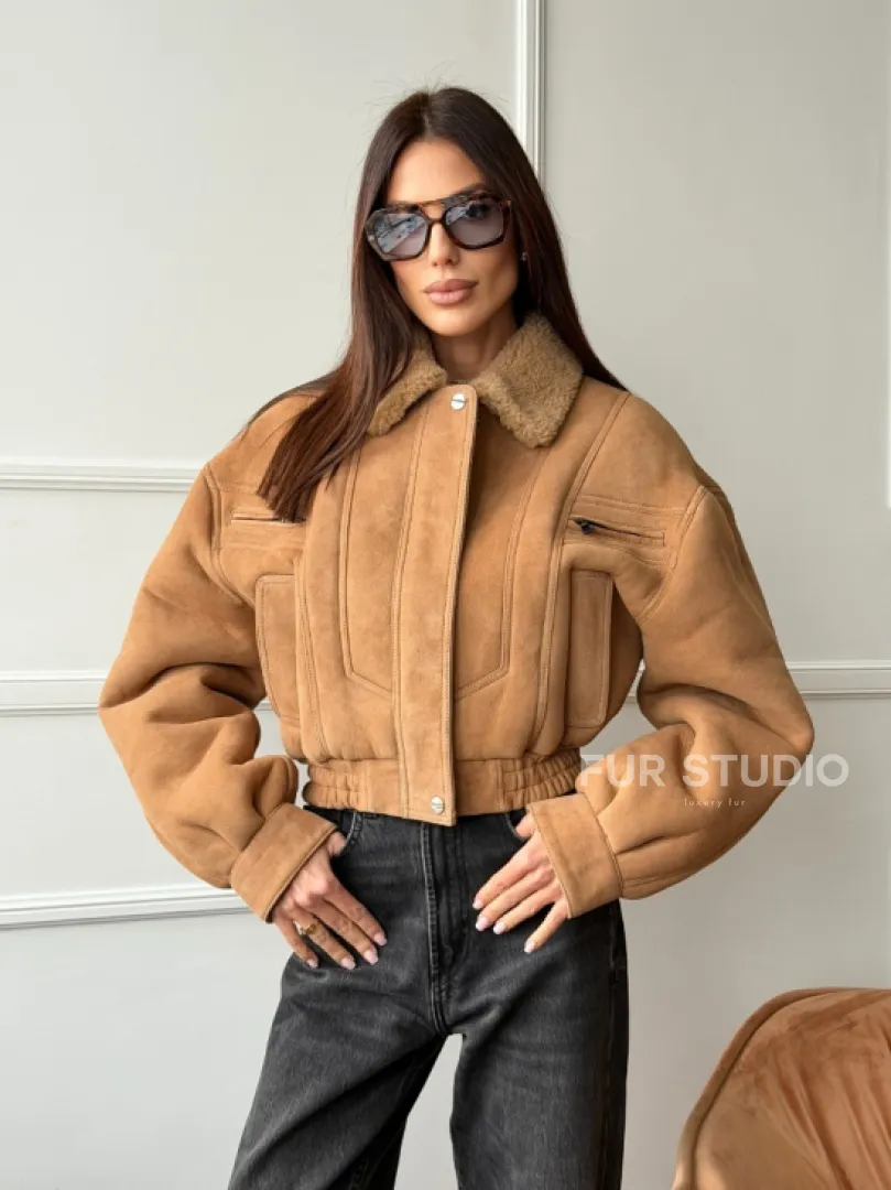 Зимняя женская дубленка - бомбер