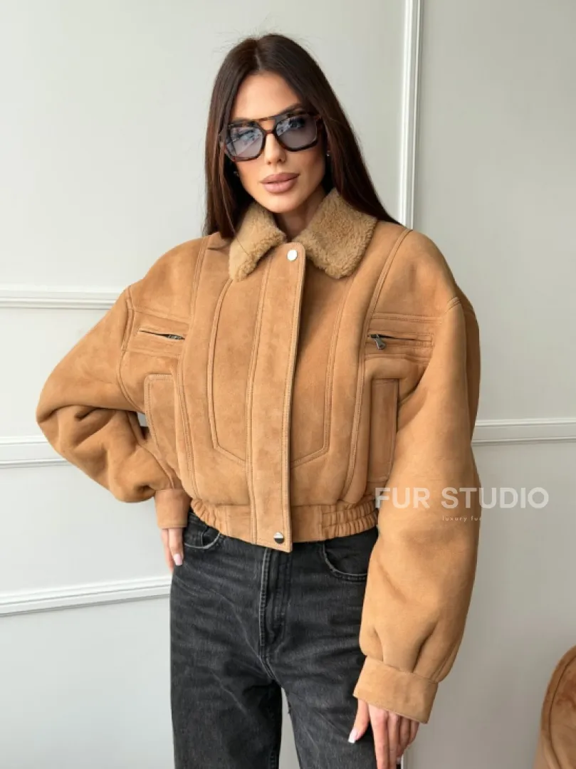 Зимняя женская дубленка - бомбер