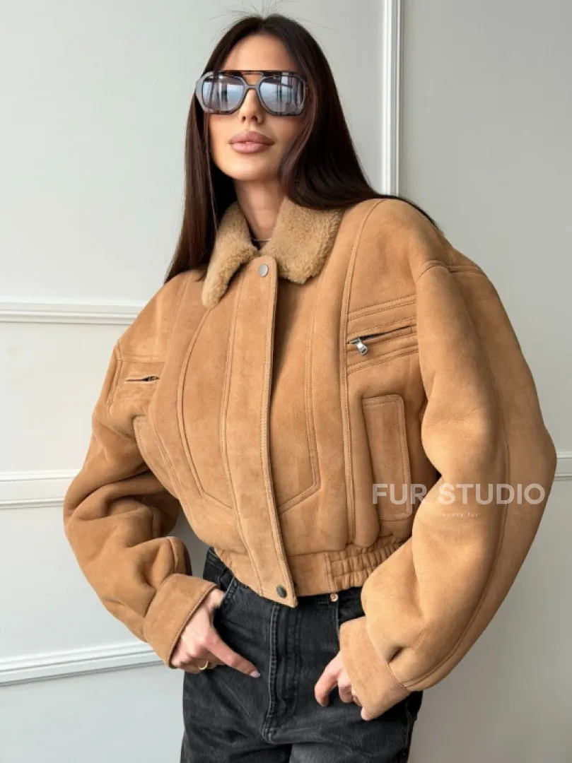 Зимняя женская дубленка - бомбер