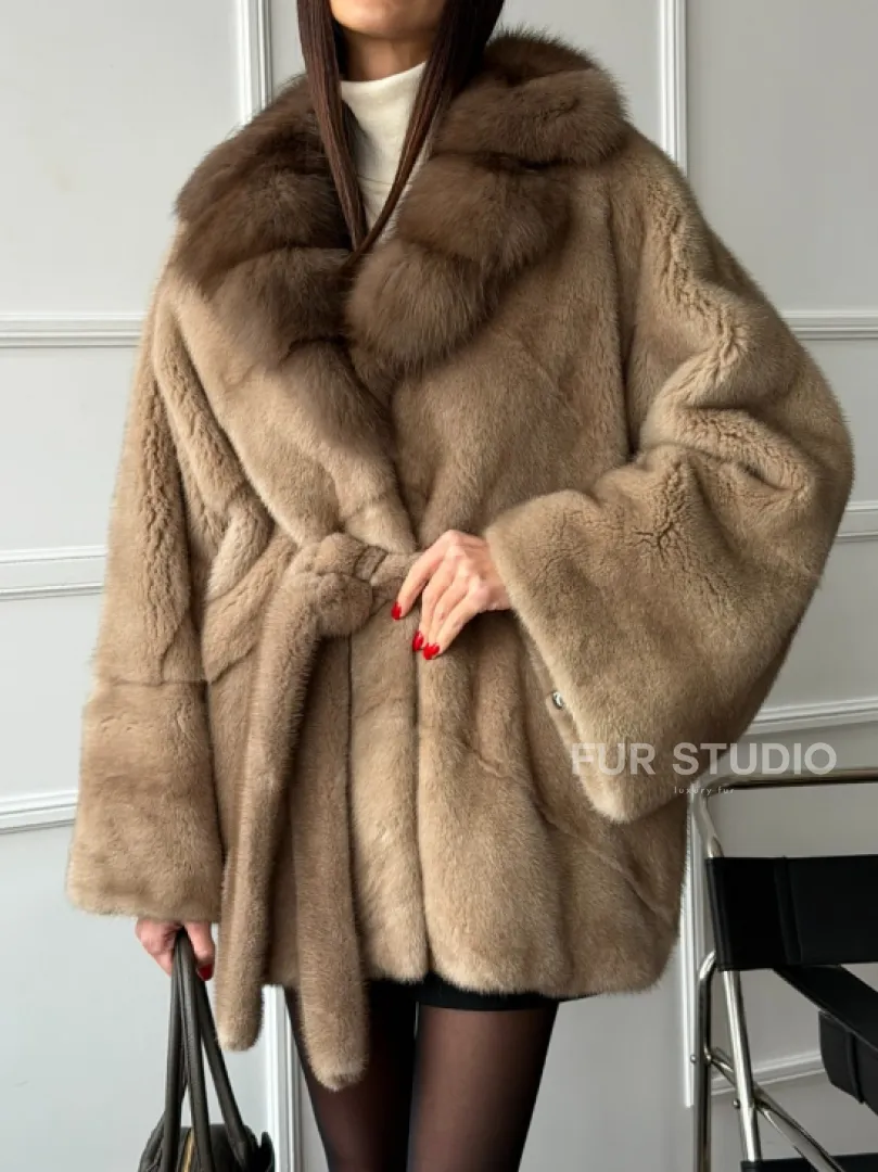 Pastel шуба летучая мышь - воротник куница