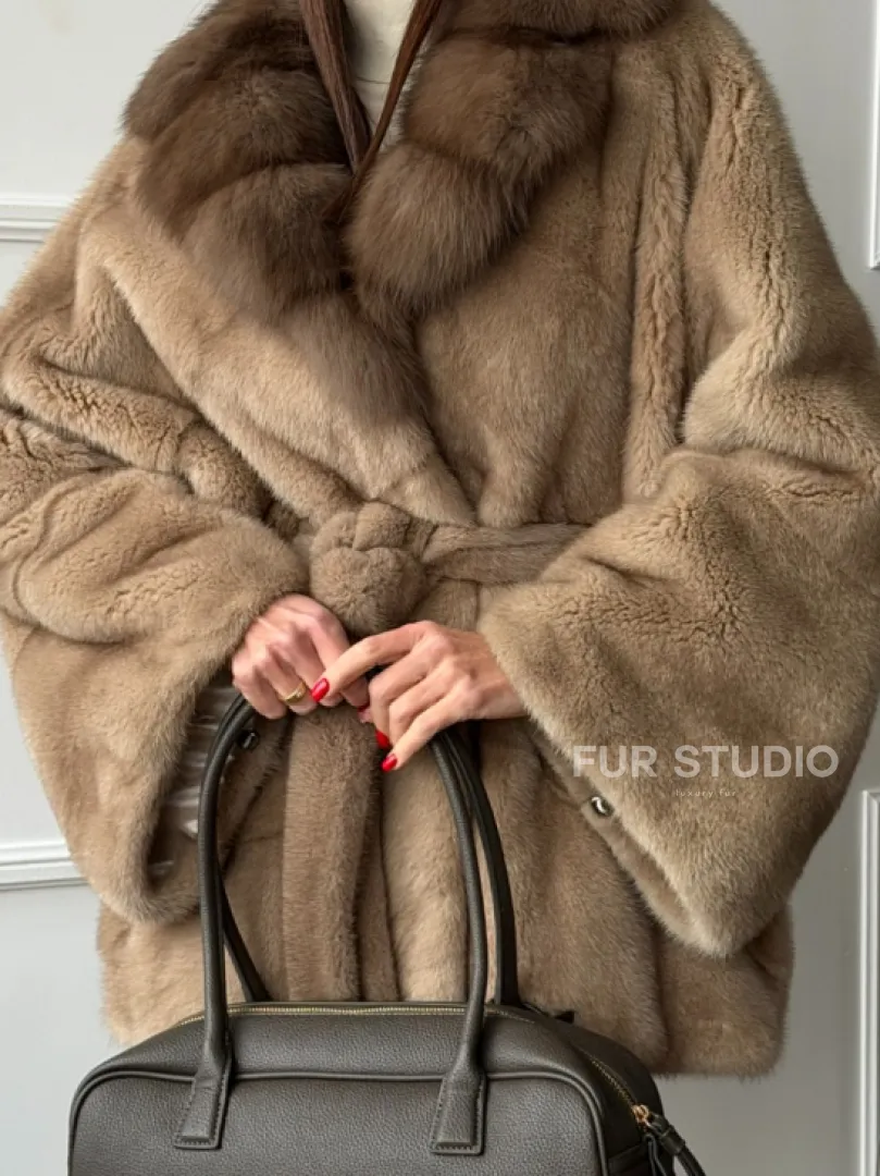 Pastel шуба летучая мышь - воротник куница