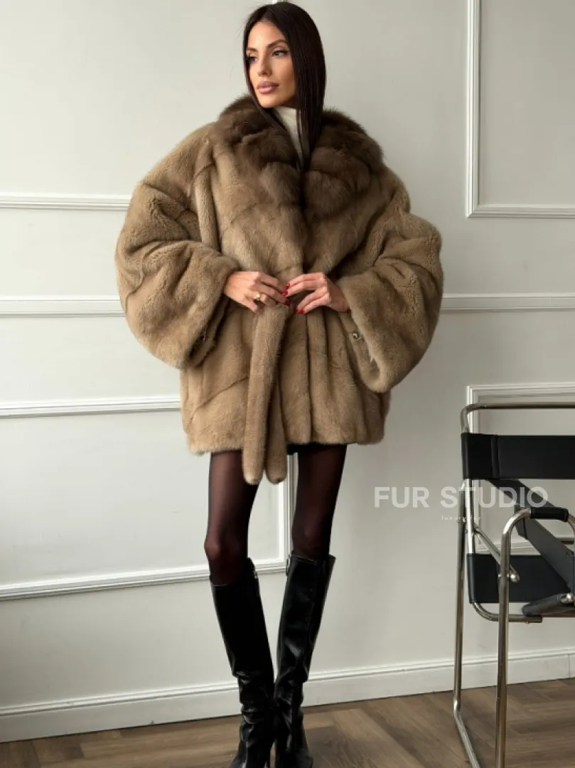 Pastel шуба летучая мышь - воротник куница