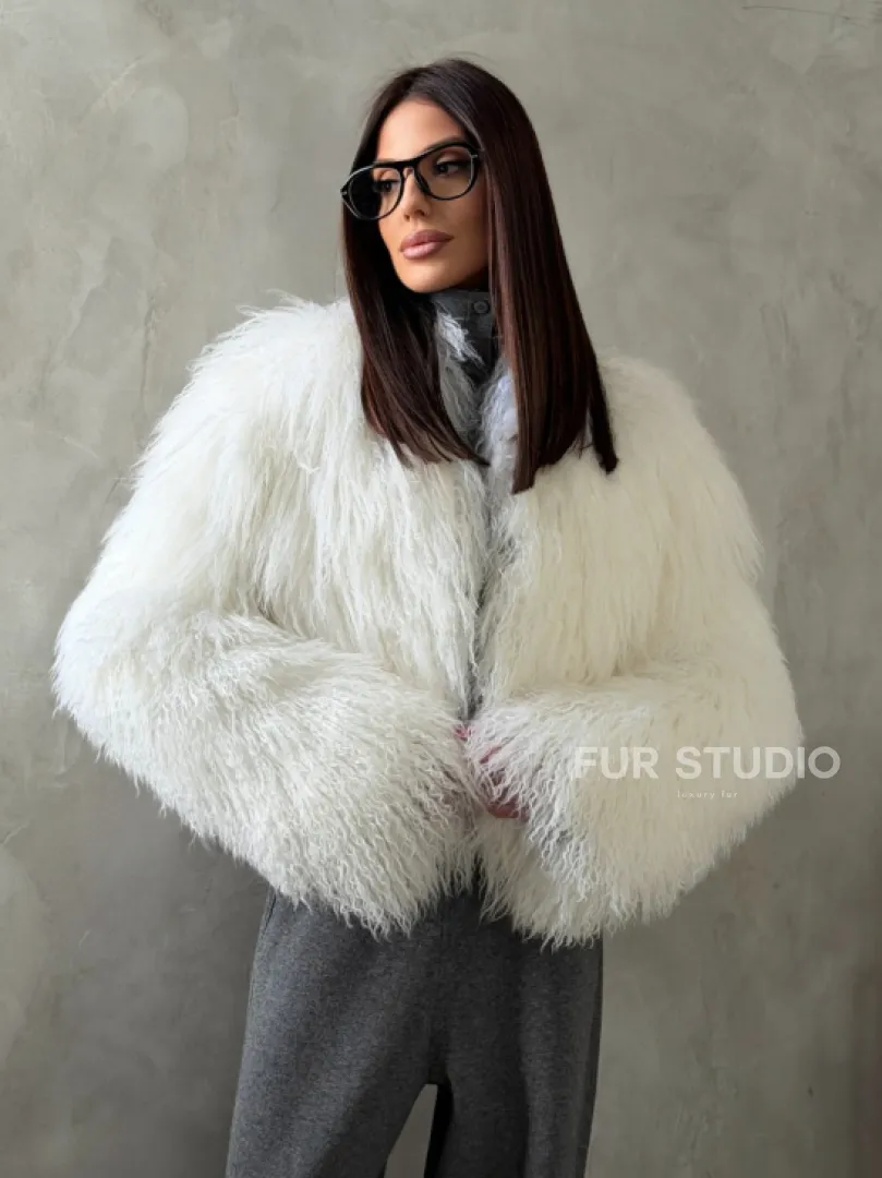 Белая кроп-шуба из меха ламы