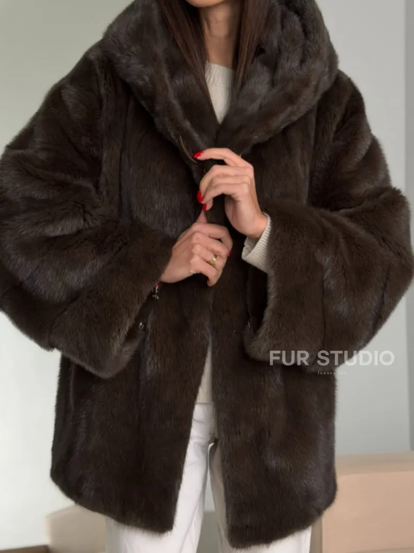 Зимняя норковая шуба с капюшоном