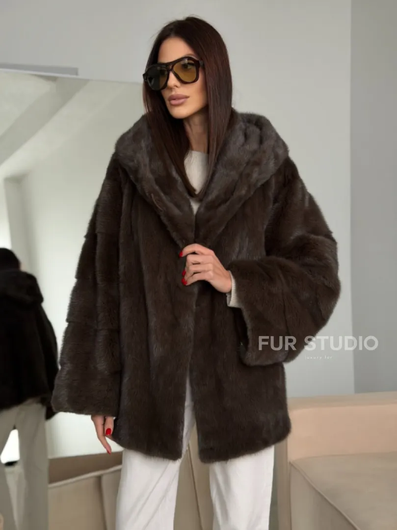 Зимняя норковая шуба с капюшоном