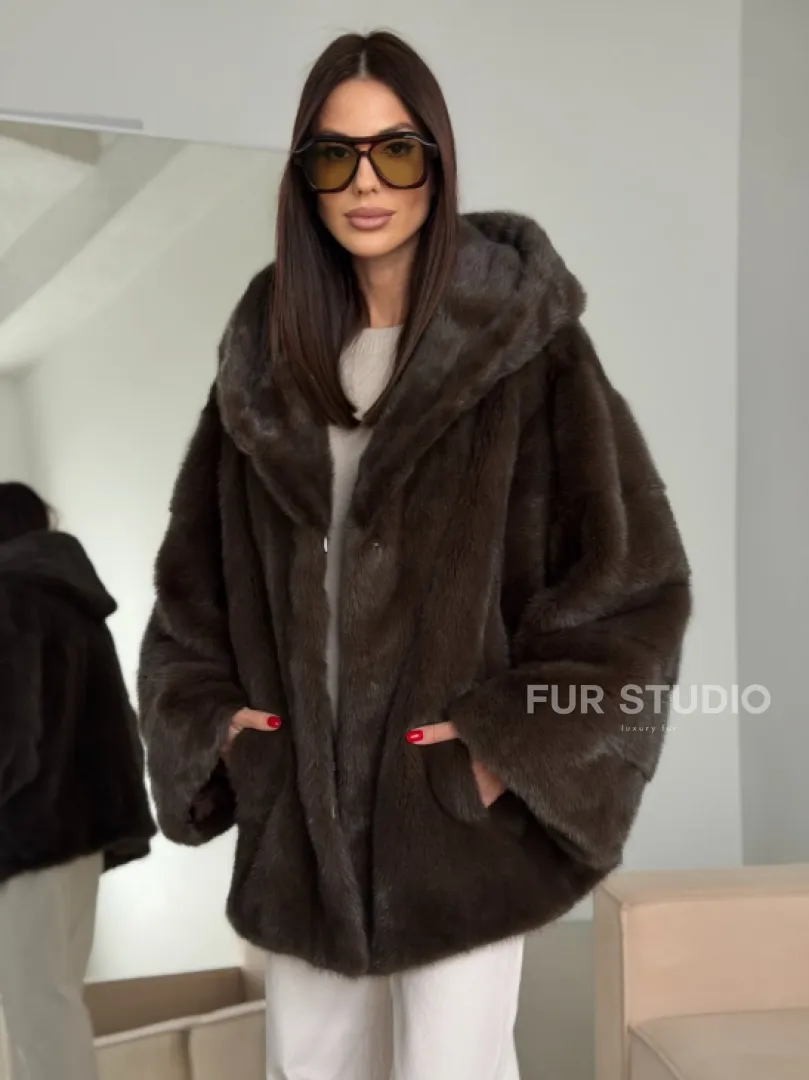 Зимняя норковая шуба с капюшоном