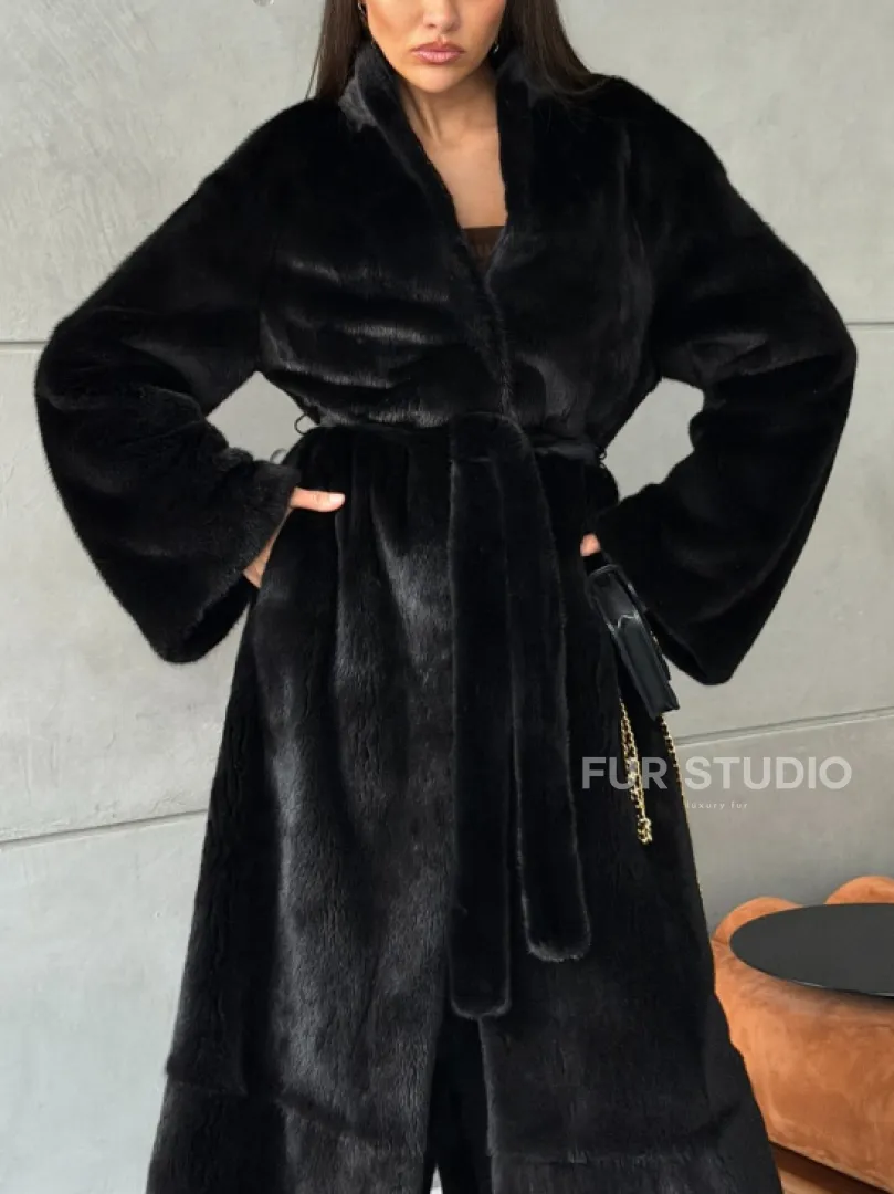 Длинная черная шуба из меха норки Saga furs