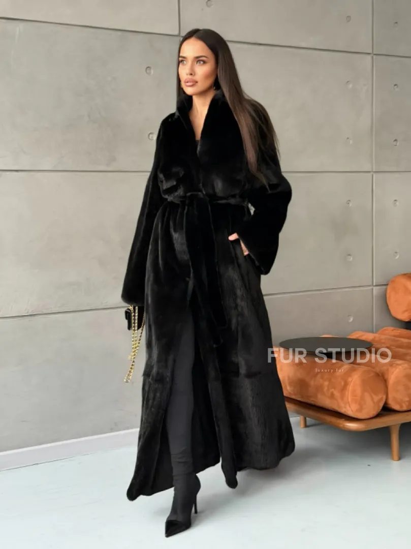 Длинная черная шуба из меха норки Saga furs