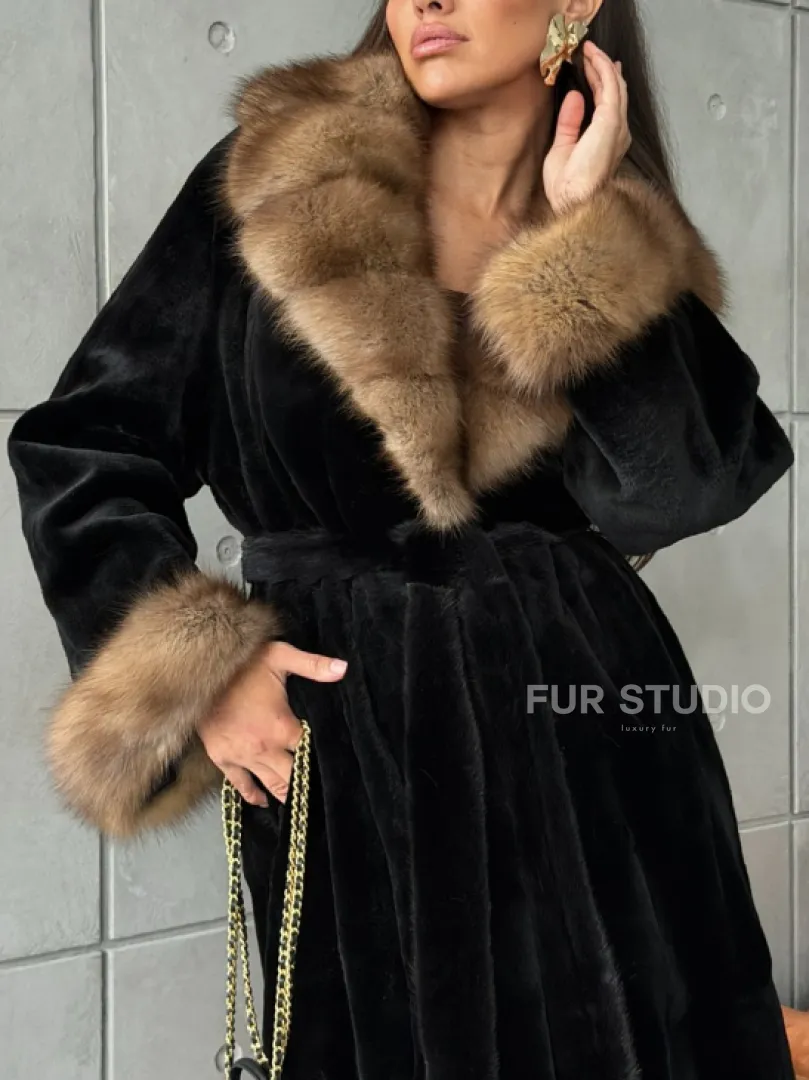 Шуба из чёрной стриженой норки, воротник и манжеты из куницы - фото 2