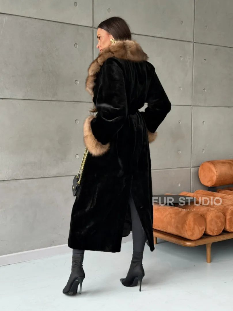 Шуба из чёрной стриженой норки, воротник и манжеты из куницы - фото 11