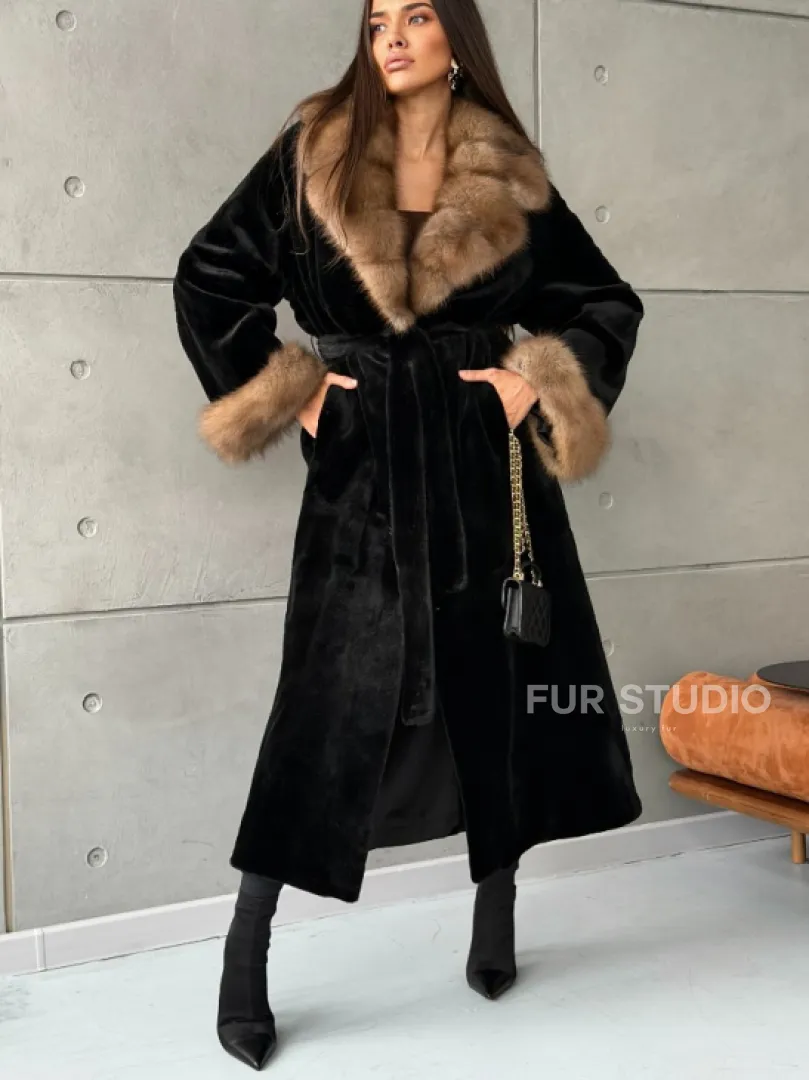 Шуба из чёрной стриженой норки, воротник и манжеты из куницы - фото 4