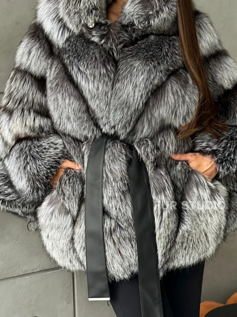 Шуба из чернобурой лисы 