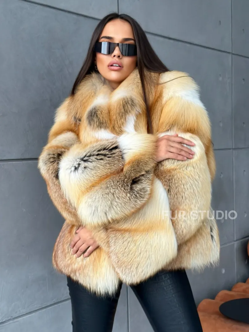Короткая шуба из золотой альпийской лисы