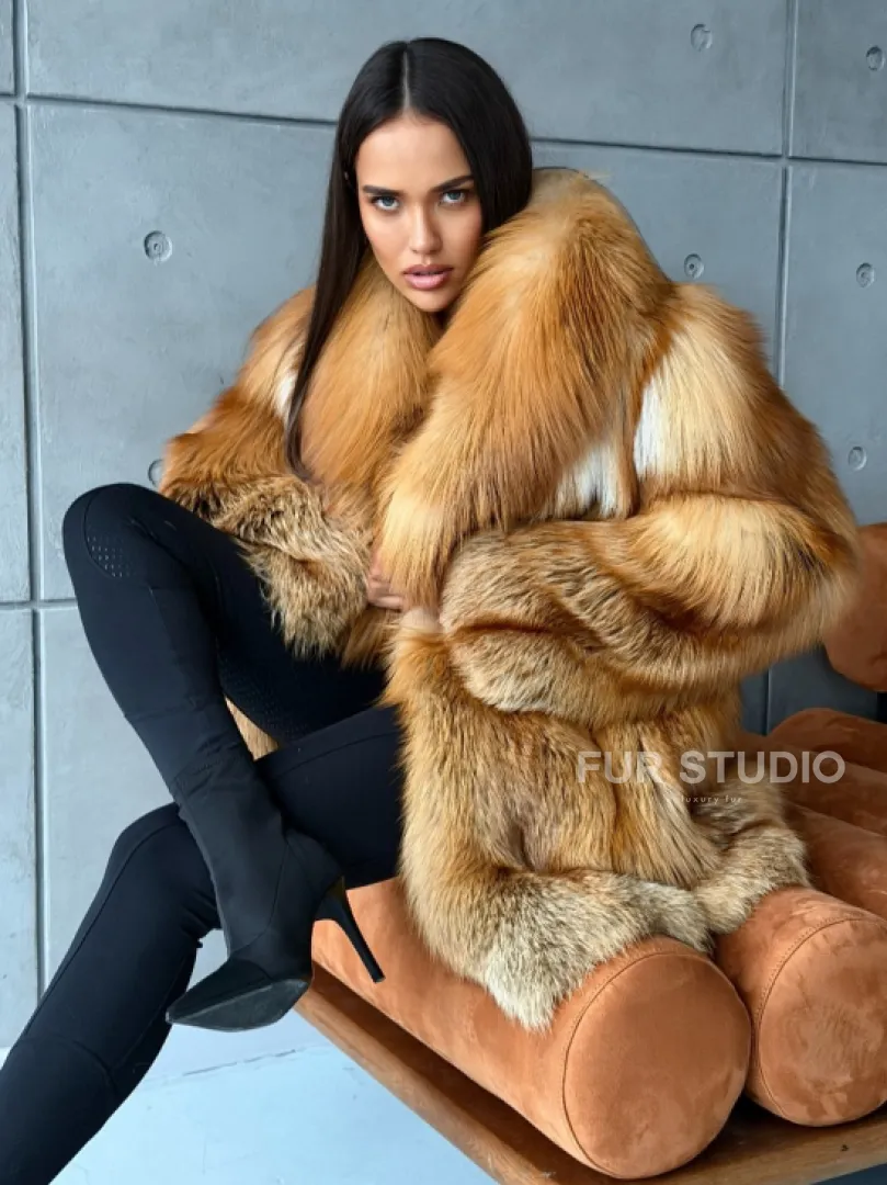 Шуба из натурального меха лисы - фото 7