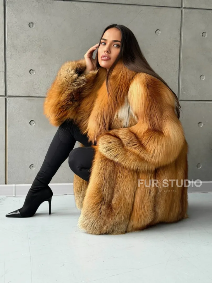 Шуба из натурального меха лисы