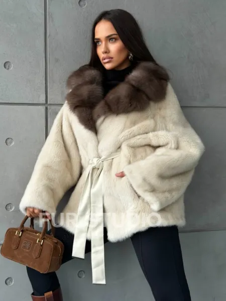 Светлая норковая шуба oversize - воротник куница - фото 7