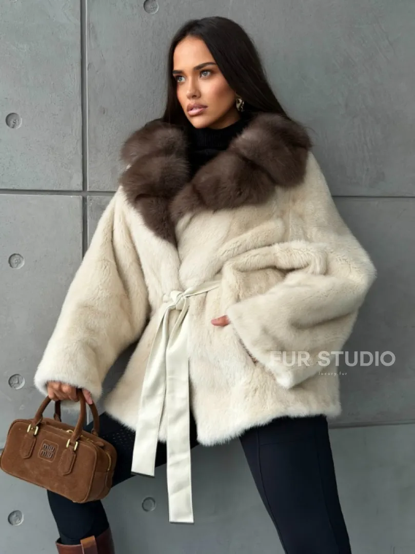 Светлая норковая шуба oversize - воротник куница - фото 7
