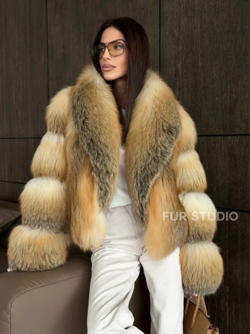 Полушубок-кроп с шалевым воротником из лисы - фото 4