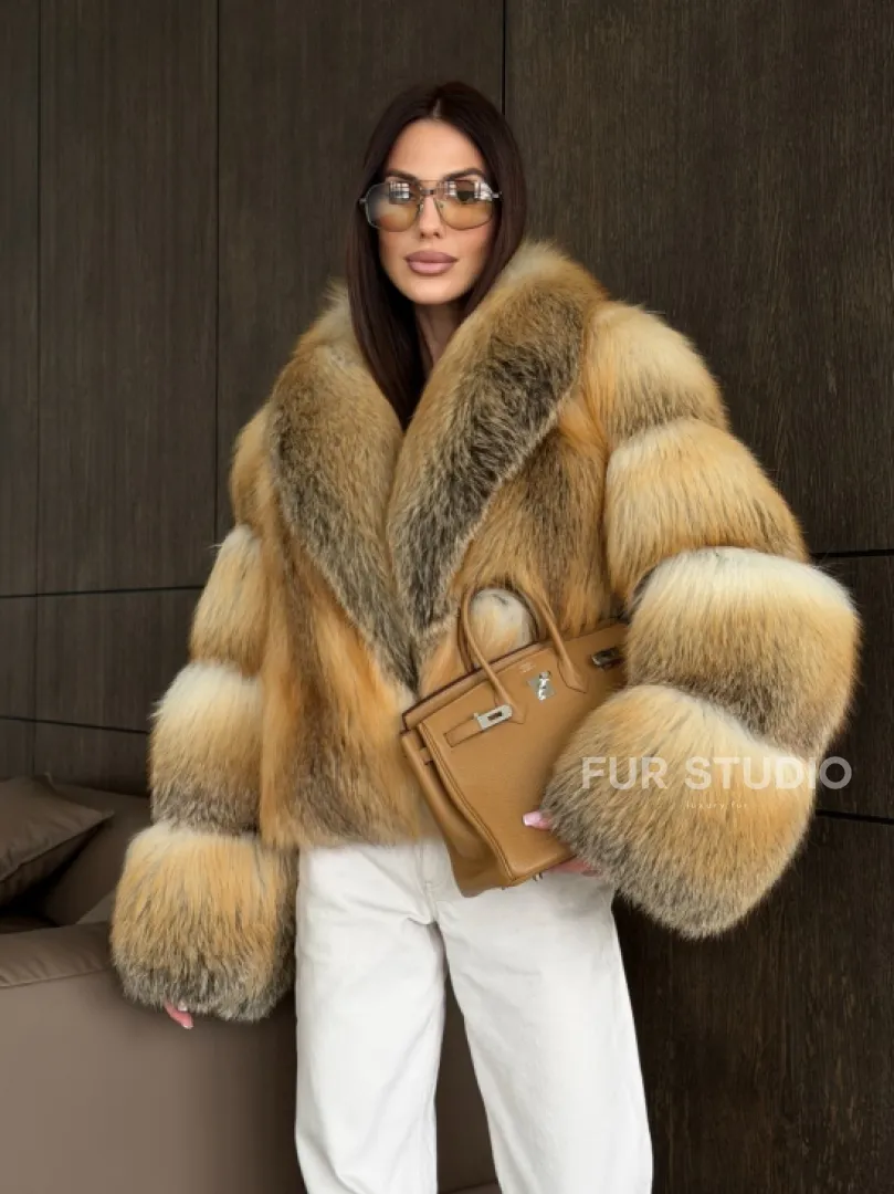 Полушубок-кроп с шалевым воротником из лисы - фото 8