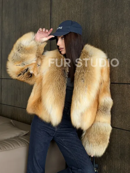 Полушубок-кроп с большим шалевым воротником из меха лисы Golden Sunrise - фото 21