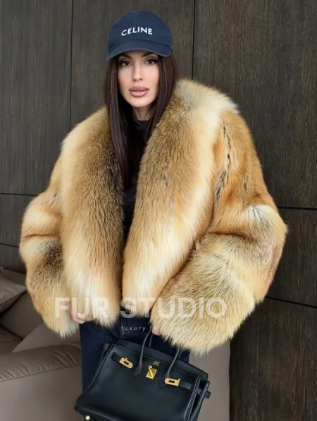 Полушубок-кроп с большим шалевым воротником из меха лисы Golden Sunrise - фото 0