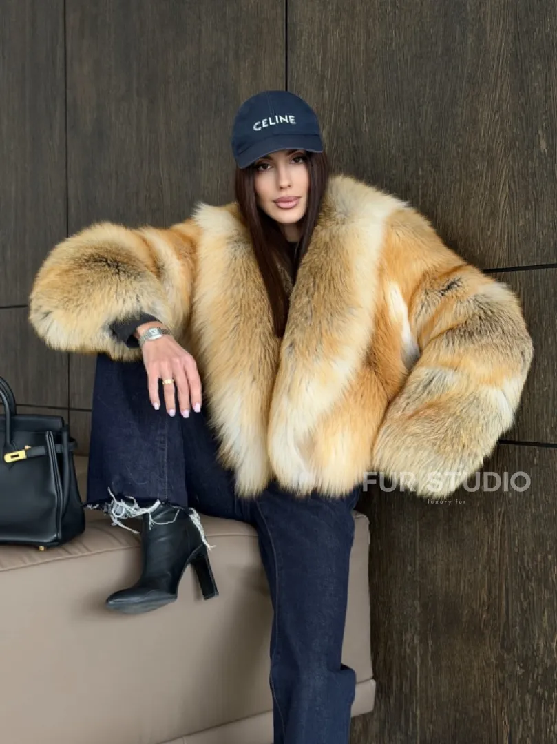 Полушубок-кроп с большим шалевым воротником из меха лисы Golden Sunrise