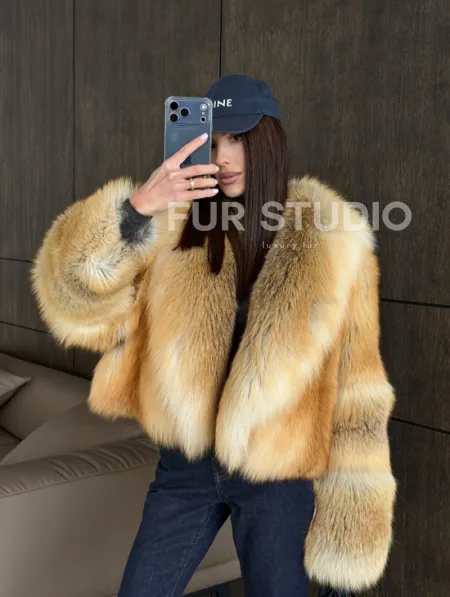 Полушубок-кроп с большим шалевым воротником из меха лисы Golden Sunrise - фото 24