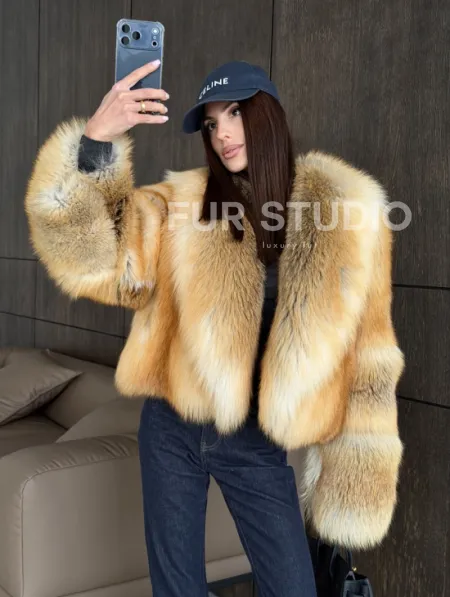 Полушубок-кроп с большим шалевым воротником из меха лисы Golden Sunrise - фото 16