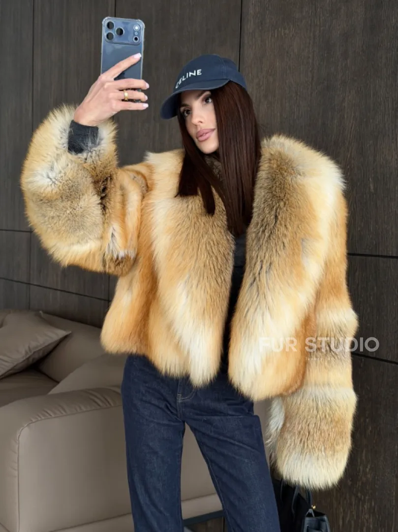 Полушубок-кроп с большим шалевым воротником из меха лисы Golden Sunrise - фото 16