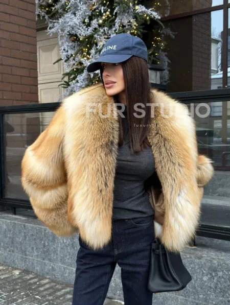Полушубок-кроп с большим шалевым воротником из меха лисы Golden Sunrise - фото 18