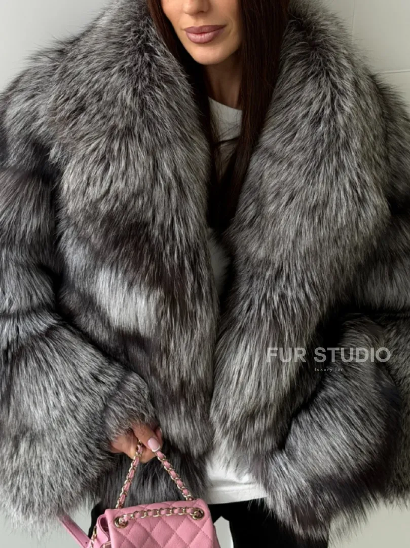 Полушубок из натурального меха чернобурки