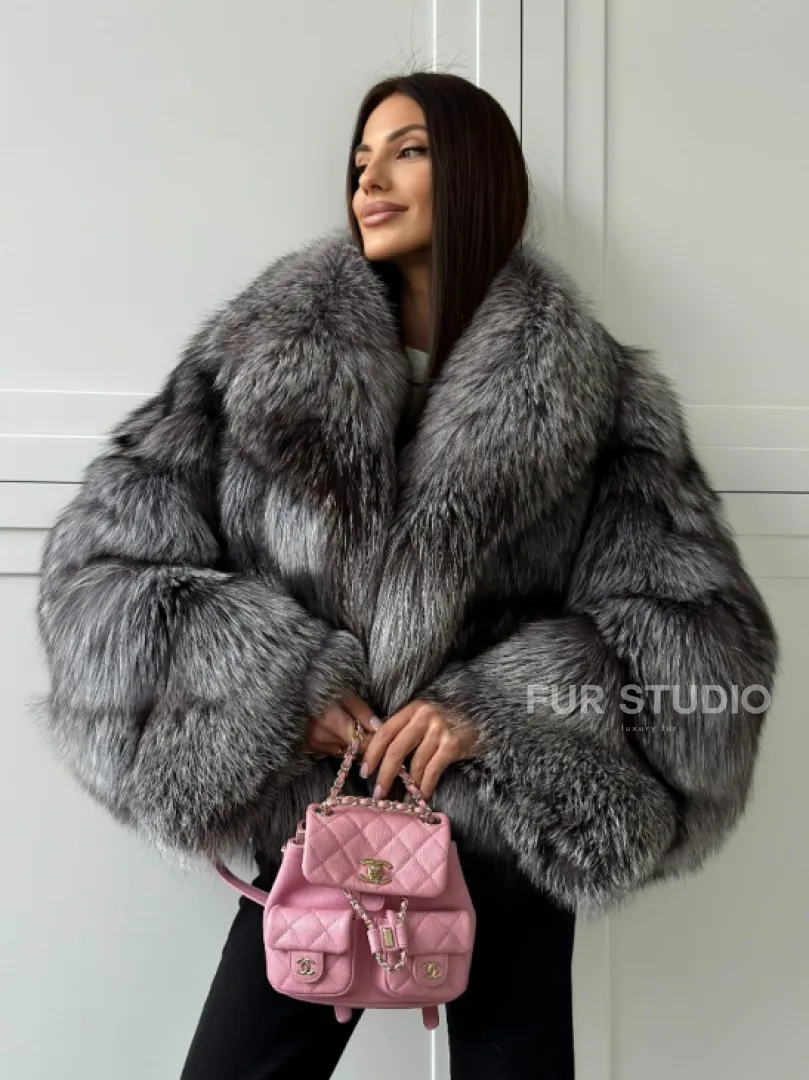 Полушубок из натурального меха чернобурки