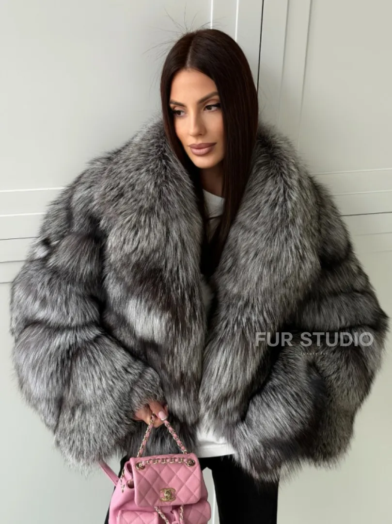 Полушубок из натурального меха чернобурки