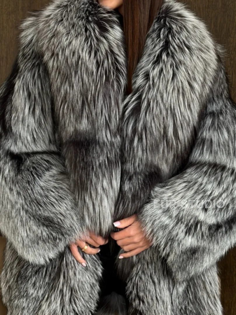 Женская шуба из чернобурки - фото 1