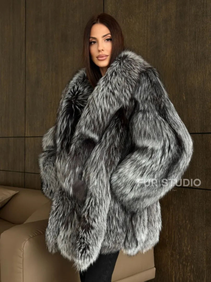 Женская шуба из чернобурки