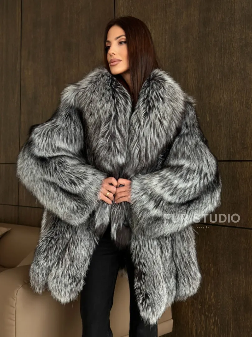 Женская шуба из чернобурки