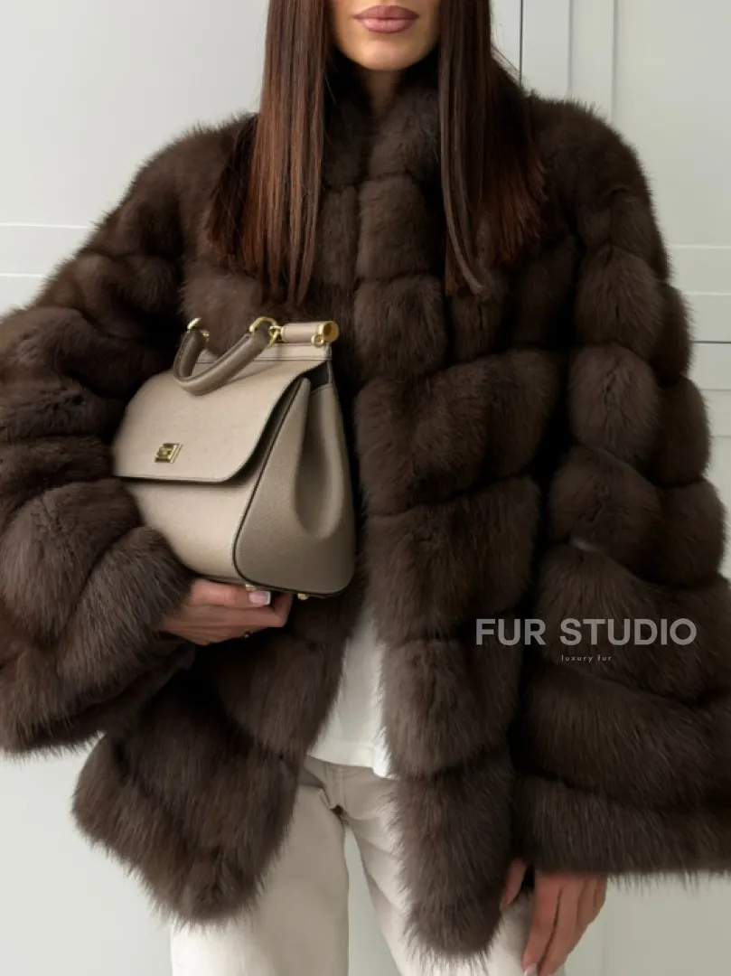 Женская шуба из меха куницы