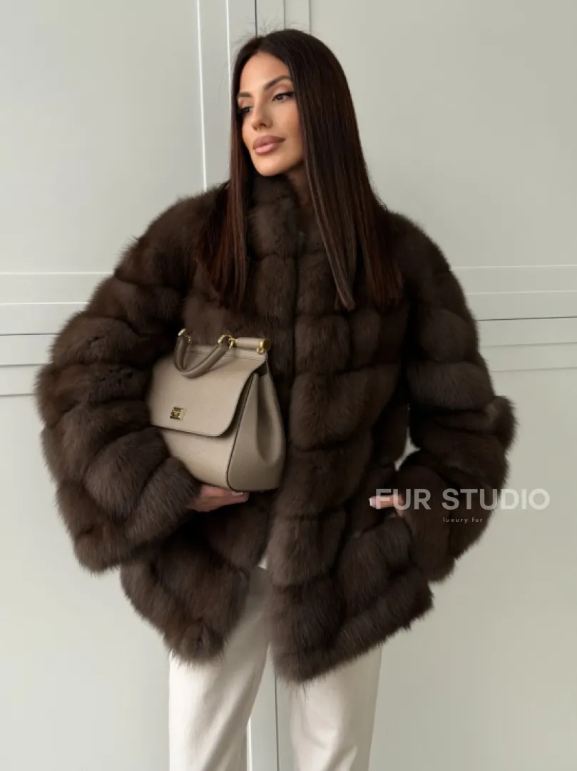 Женская шуба из меха куницы - фото 11