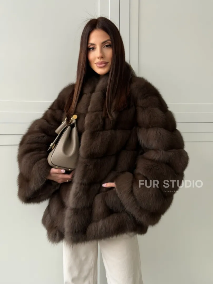 Женская шуба из меха куницы